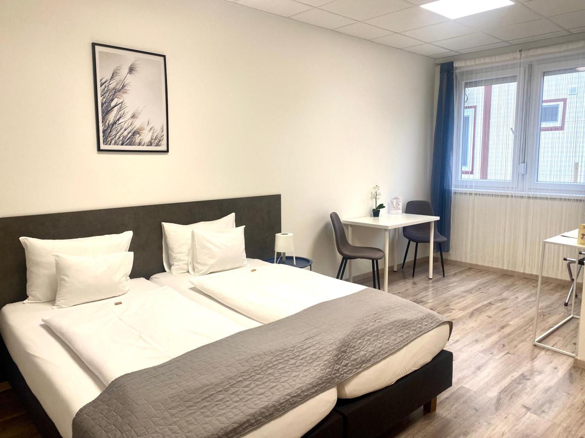 Vecsesi Rendezvenykoezpont Es Panzio Bed and Breakfast Buitenkant foto